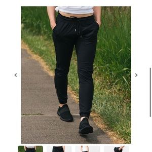 Black Peak Joggers